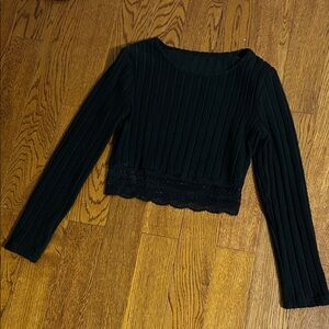 Chic Black Ribbed Women's Crop Top